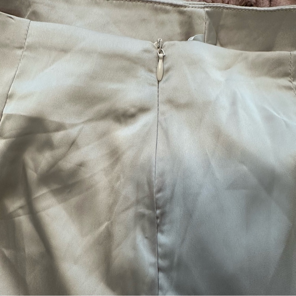 MUSERA Mini Curved Hem Satin Skirt Champagne Size Medium - Picture 8 of 11